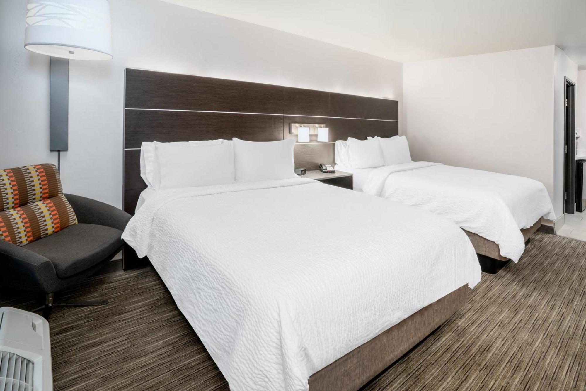 Holiday Inn Express & Suites - Colorado Springs Afa Northgate By Ihg Exterior foto