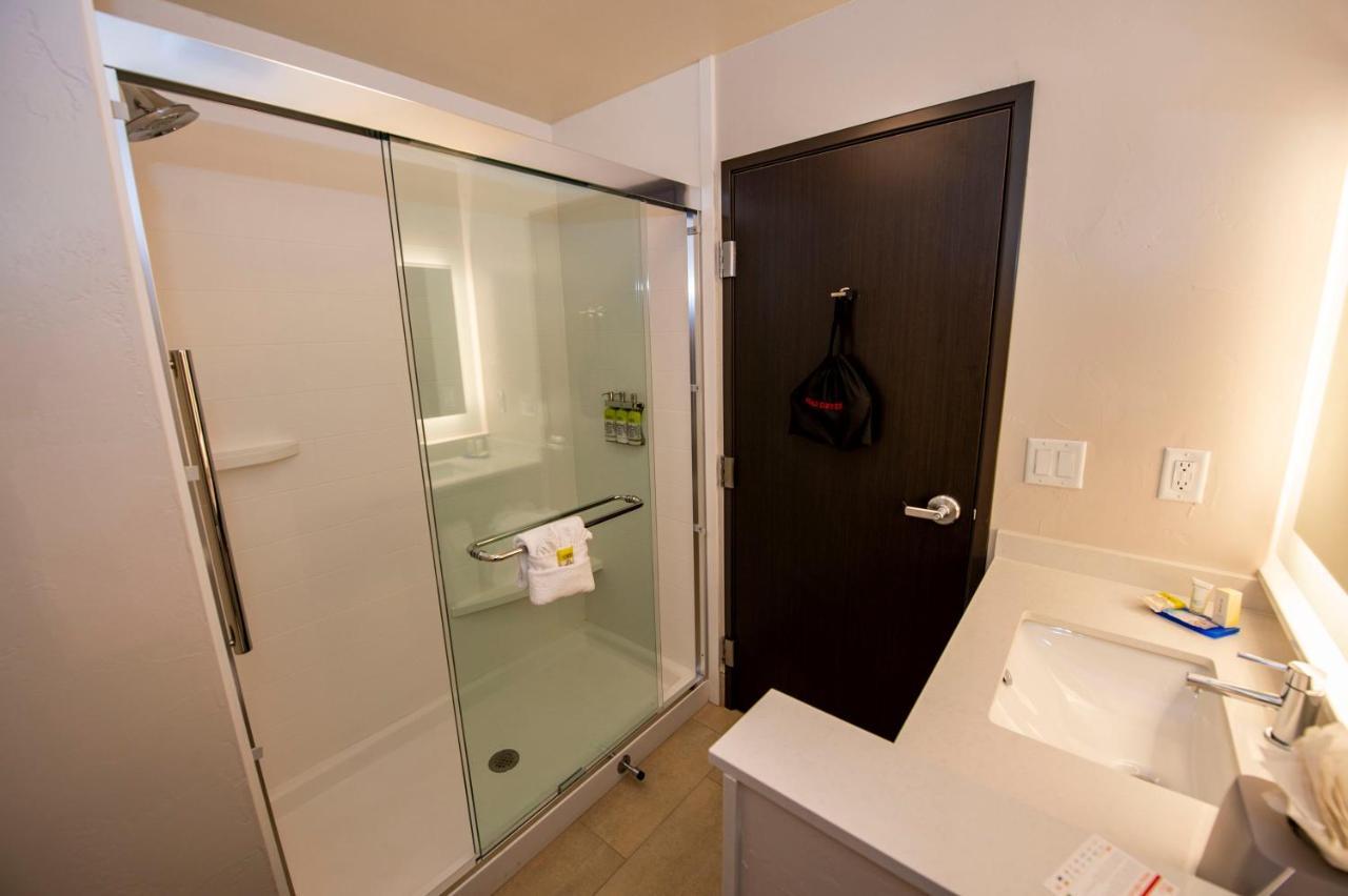 Holiday Inn Express & Suites - Colorado Springs Afa Northgate By Ihg Habitación foto
