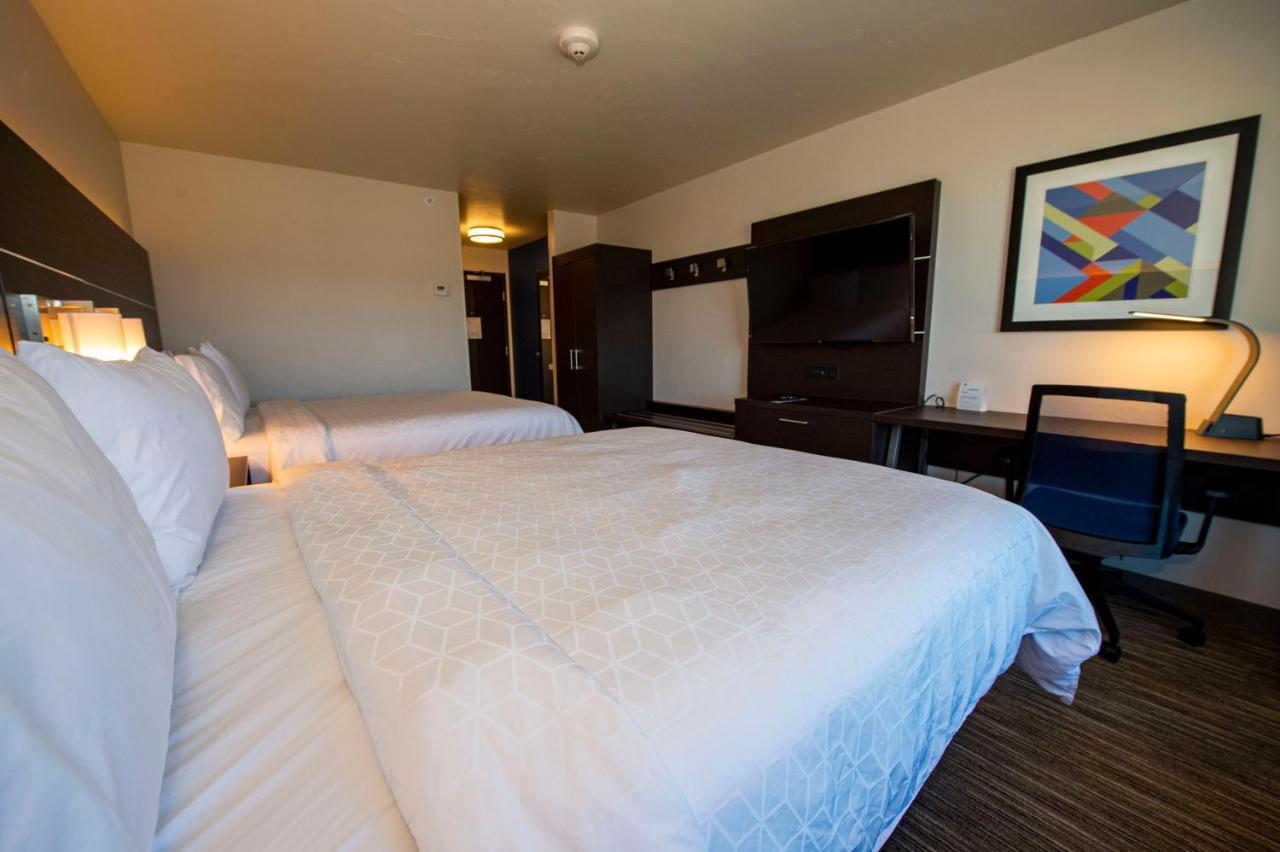 Holiday Inn Express & Suites - Colorado Springs Afa Northgate By Ihg Habitación foto